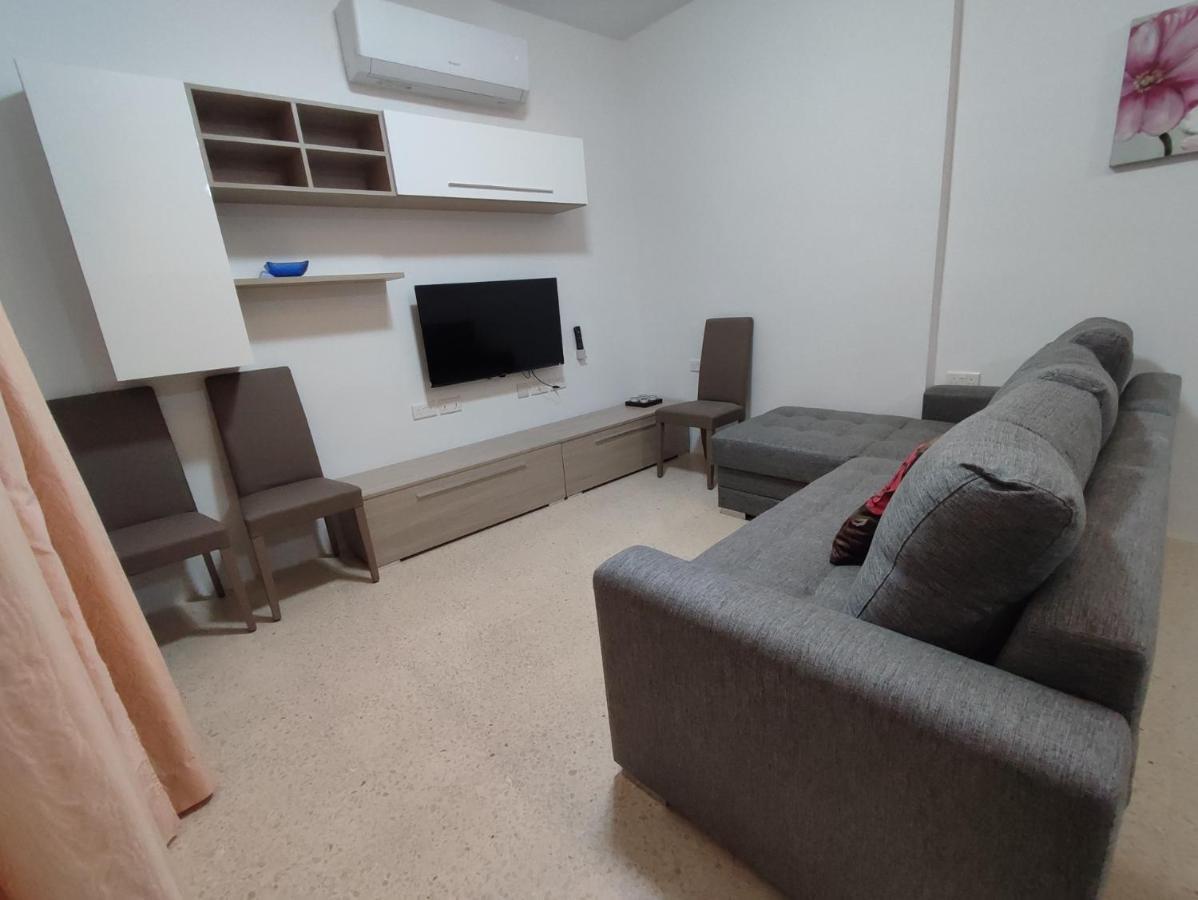 Dolphin Court 3-bedroom Sea View In Marsaskala, Malta Apartment